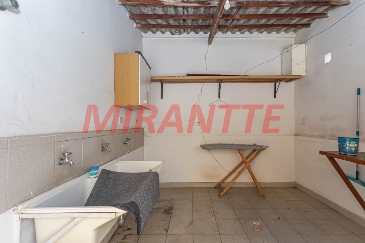 Sobrado de 237m² com 4 quartos em Cidade Monções