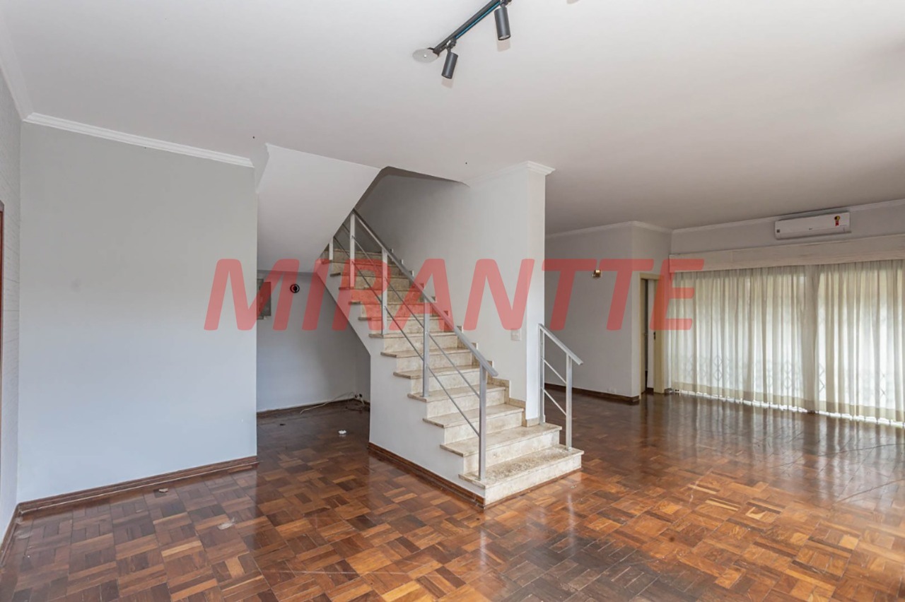 Sobrado de 237m² com 4 quartos em Cidade Monções