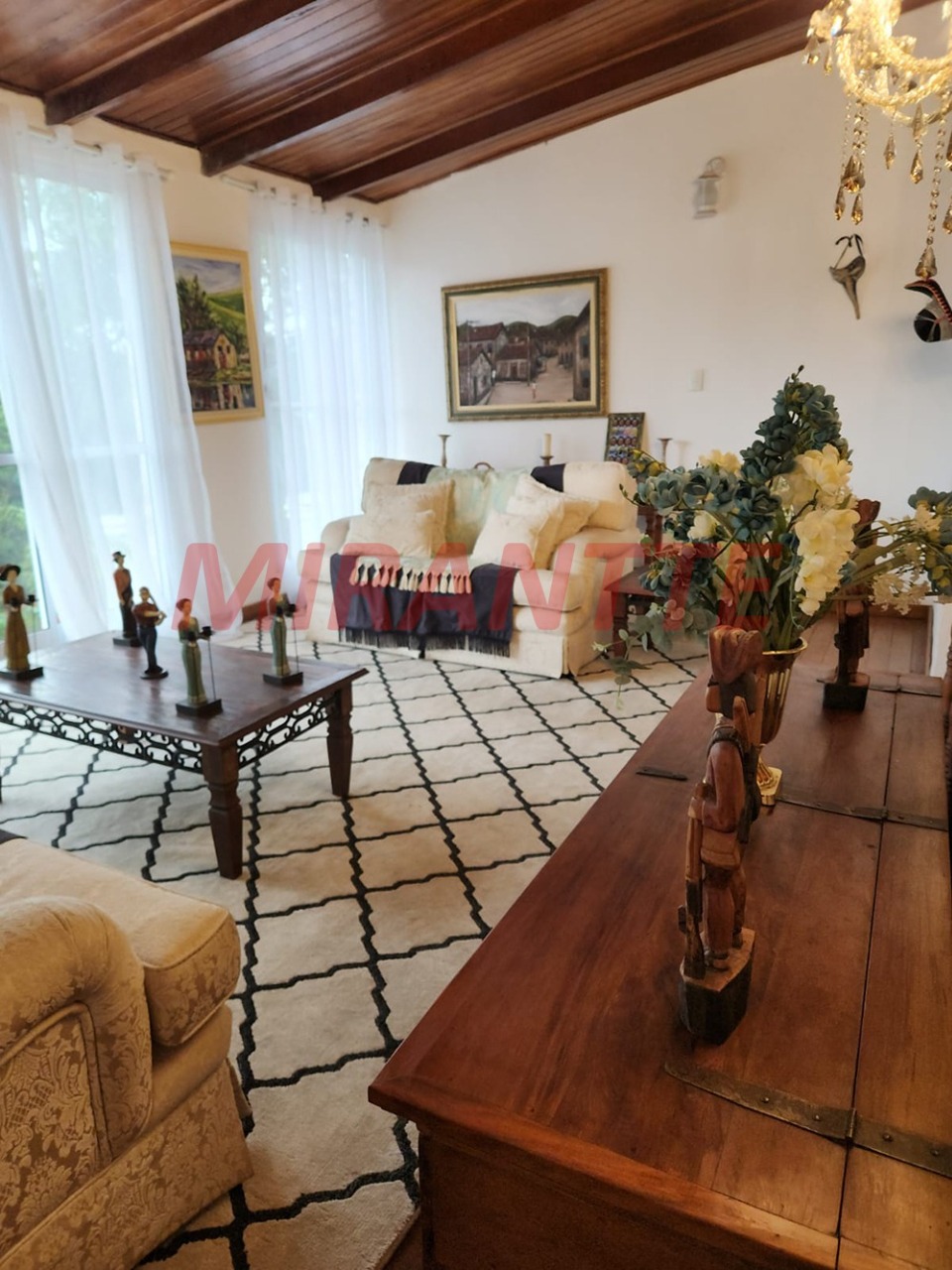 Cond. fechado de 500m² com 4 quartos em Caraguata