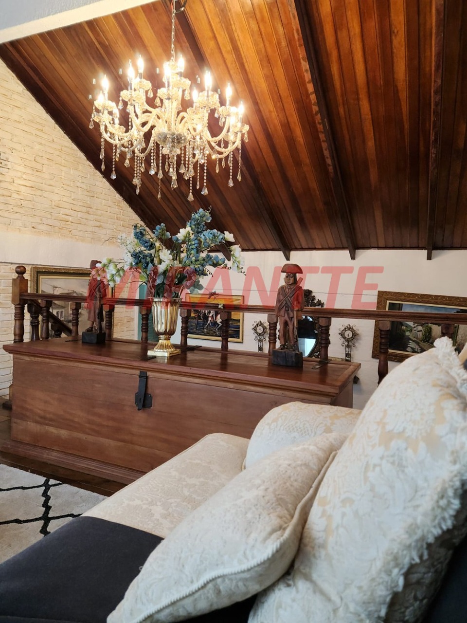 Cond. fechado de 500m² com 4 quartos em Caraguata