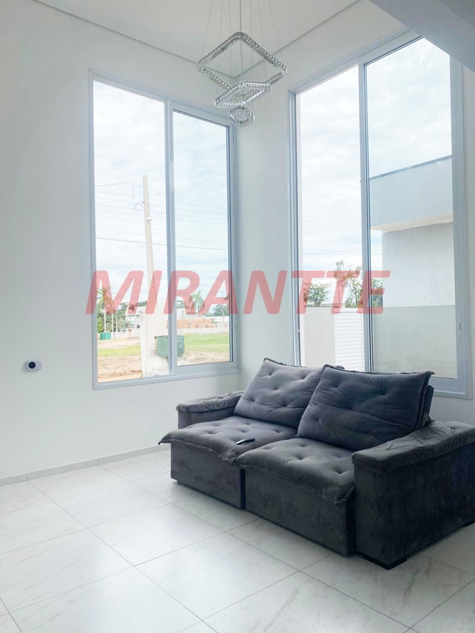 Cond. fechado de 185m² com 2 quartos em Ninho Verde