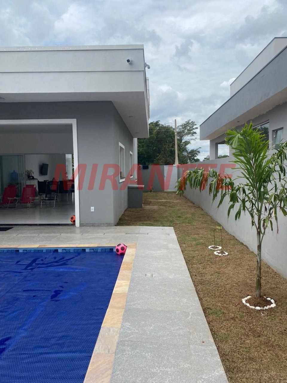 Cond. fechado de 185m² com 2 quartos em Ninho Verde