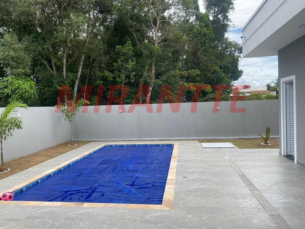 Cond. fechado de 185m² com 2 quartos em Ninho Verde