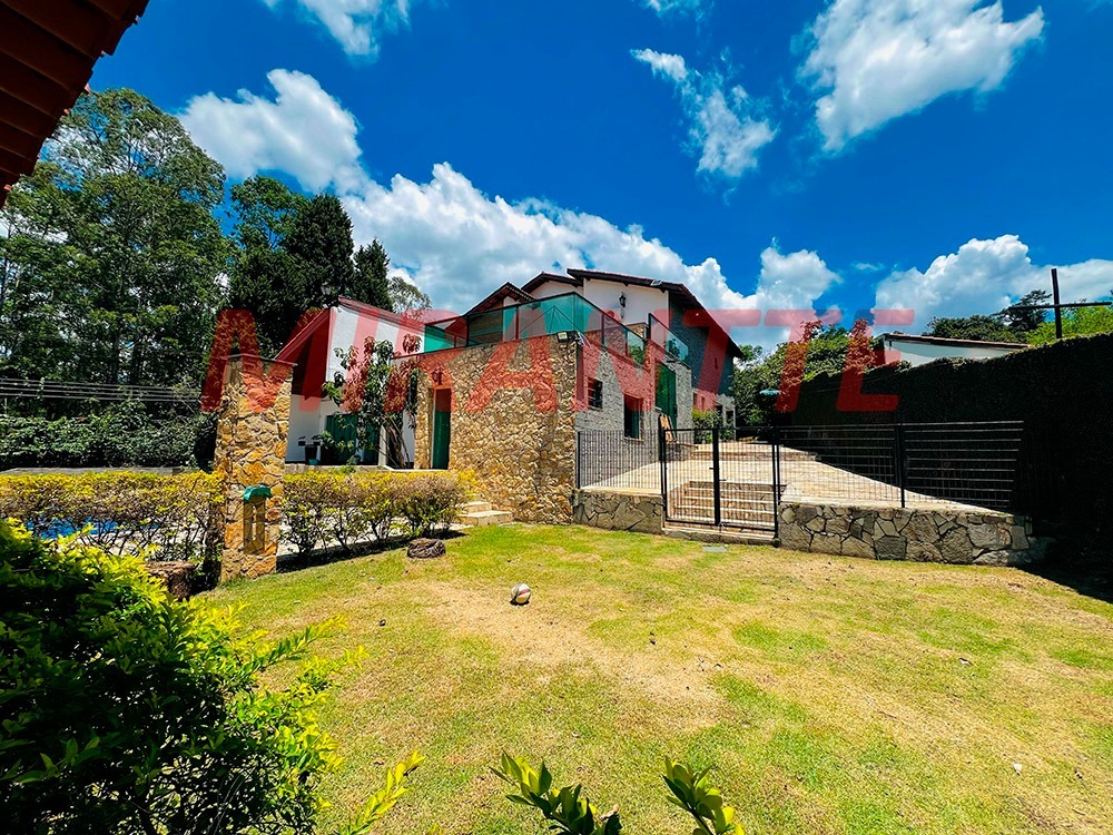 Casa terrea de 475.76m² com 4 quartos em Caraguata