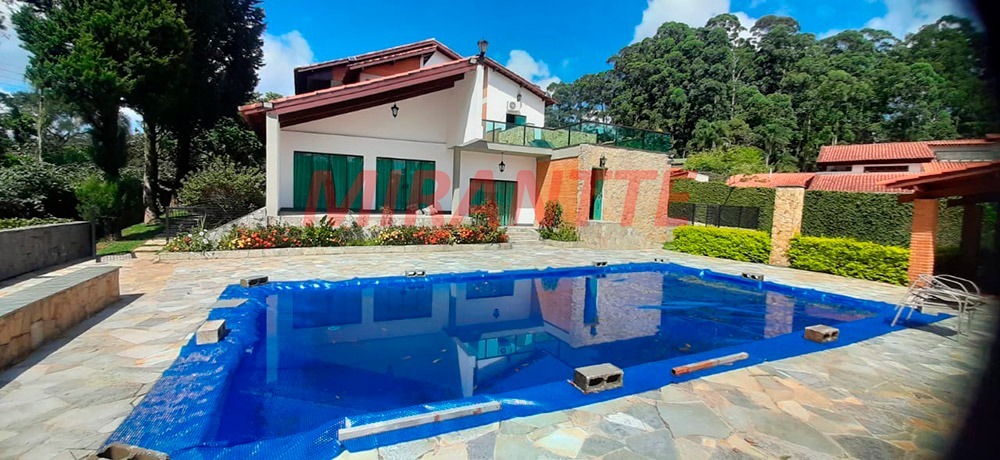 Casa terrea de 475.76m² com 4 quartos em Caraguata