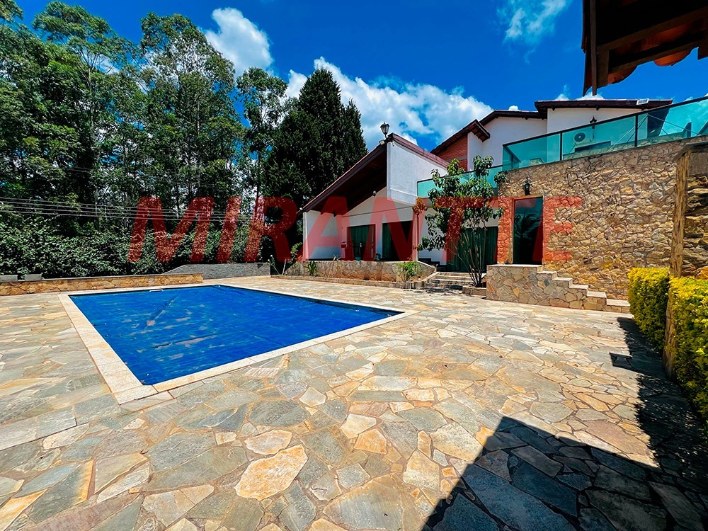 Casa terrea de 475.76m² com 4 quartos em Caraguata