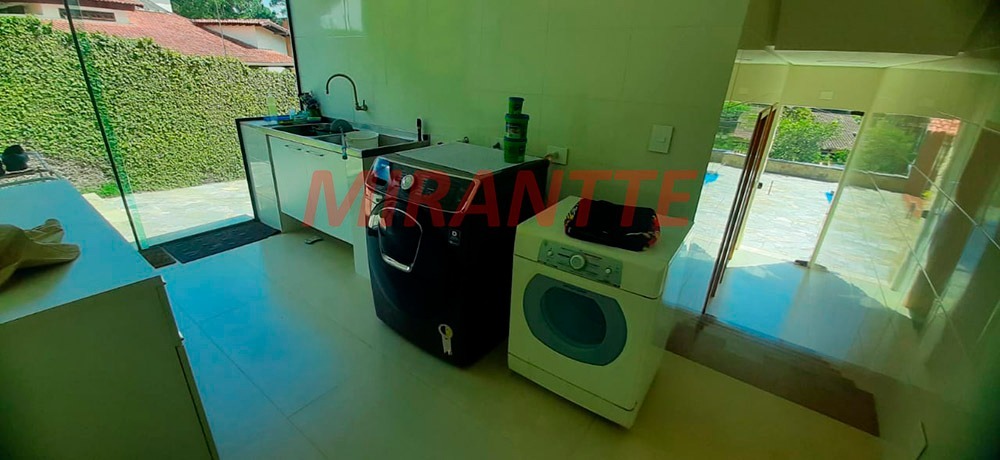 Casa terrea de 475.76m² com 4 quartos em Caraguata