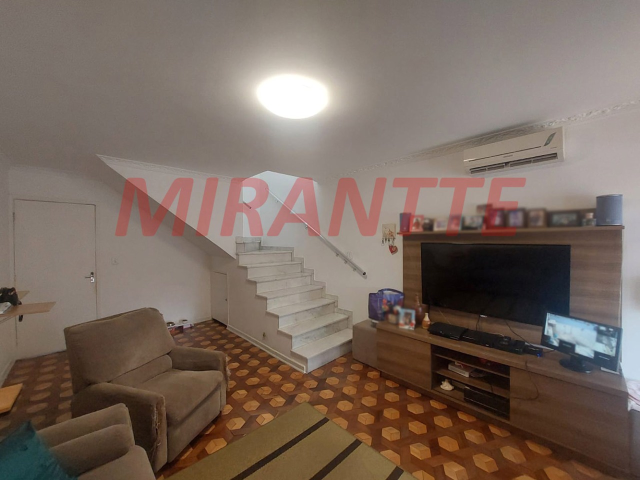 Sobrado de 207m² com 4 quartos em Vila Maria Alta