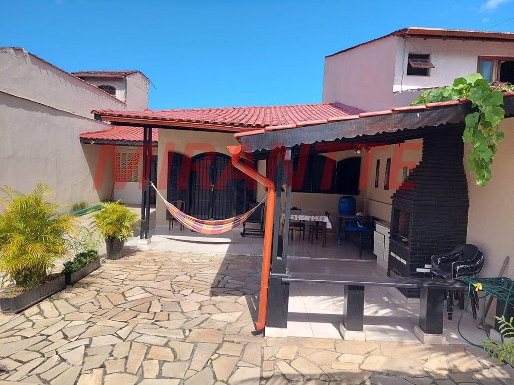 Casa terrea de 210m² com 4 quartos em Bortolândia