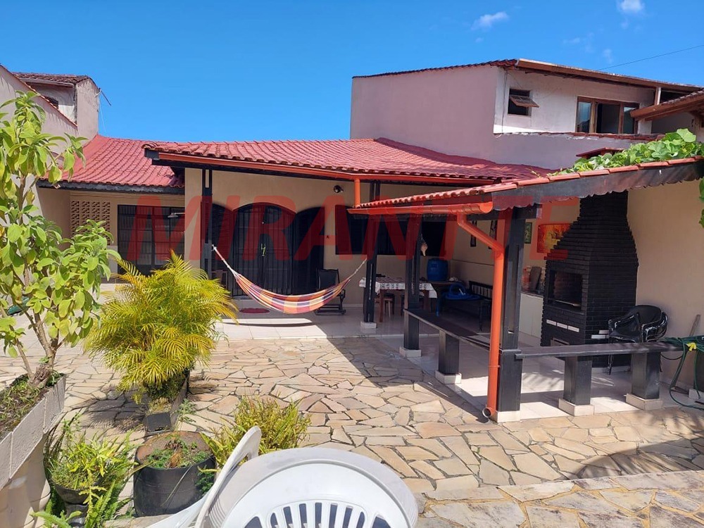 Casa terrea de 210m² com 4 quartos em Bortolândia