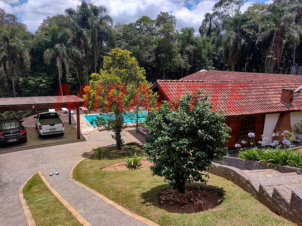 Casa terrea de 202.3m² com 3 quartos em Serra da Cantareira