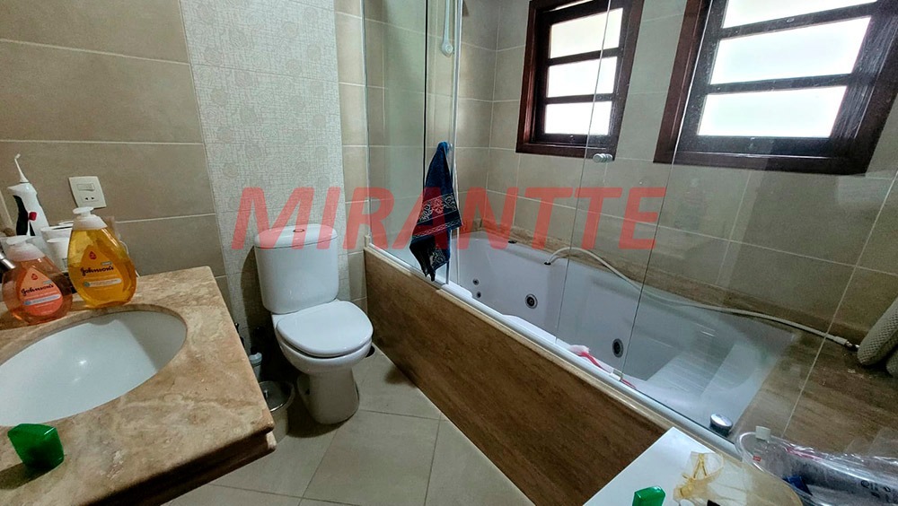 Casa terrea de 202.3m² com 3 quartos em Serra da Cantareira