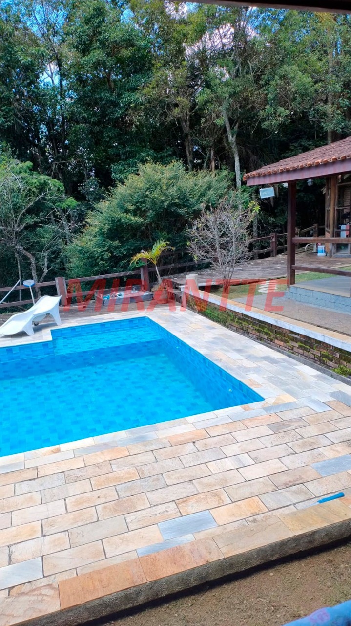 Casa terrea de 202.3m² com 3 quartos em Serra da Cantareira