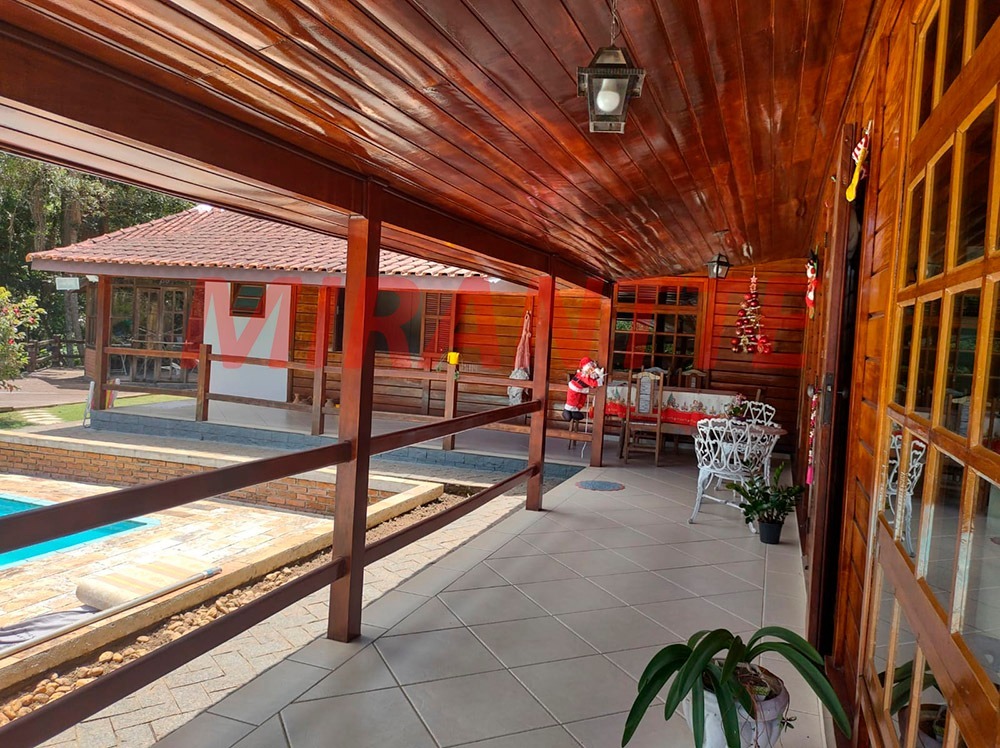 Casa terrea de 202.3m² com 3 quartos em Serra da Cantareira