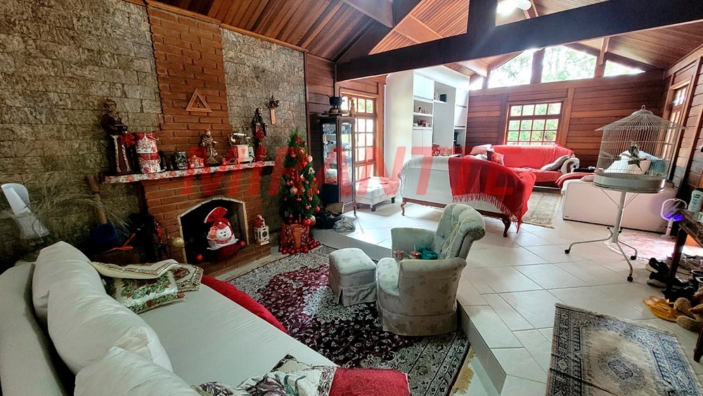 Casa terrea de 202.3m² com 3 quartos em Serra da Cantareira