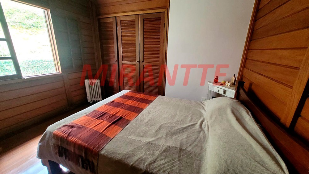 Casa terrea de 202.3m² com 3 quartos em Serra da Cantareira