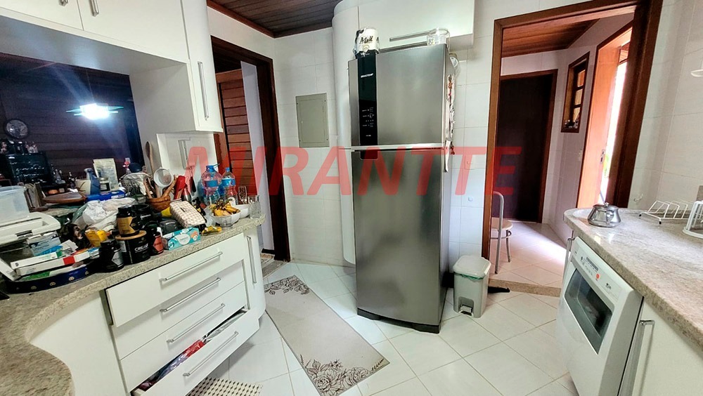 Casa terrea de 202.3m² com 3 quartos em Serra da Cantareira