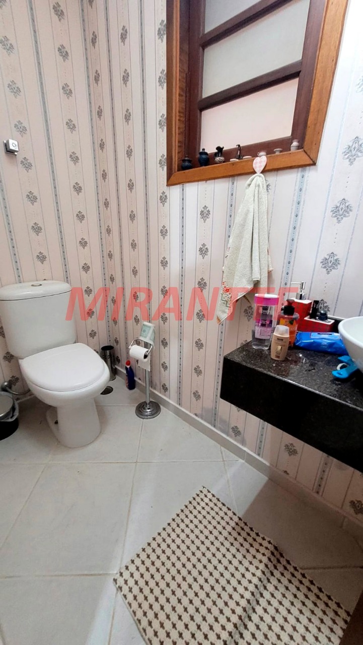 Casa terrea de 202.3m² com 3 quartos em Serra da Cantareira