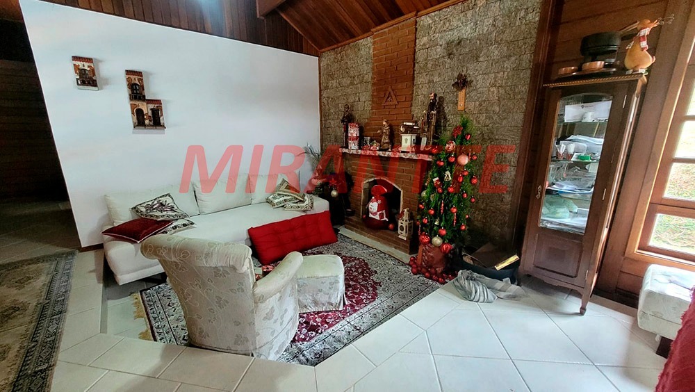 Casa terrea de 202.3m² com 3 quartos em Serra da Cantareira