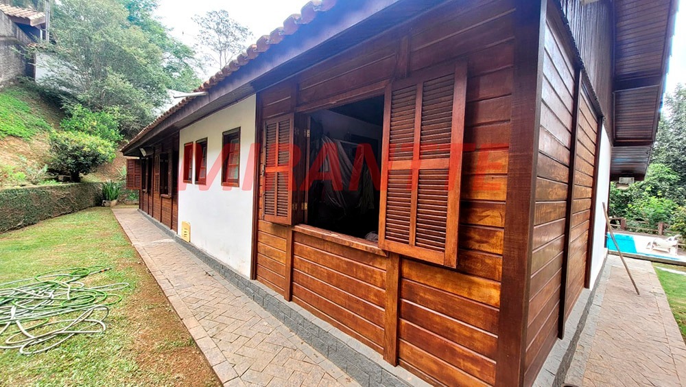 Casa terrea de 202.3m² com 3 quartos em Serra da Cantareira