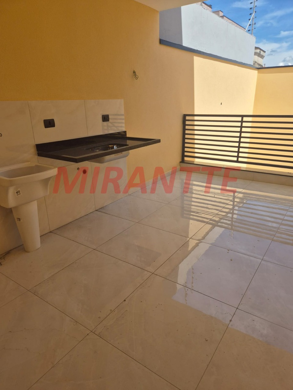 Sobrado de 134.37m² com 3 quartos em Vila Nivi