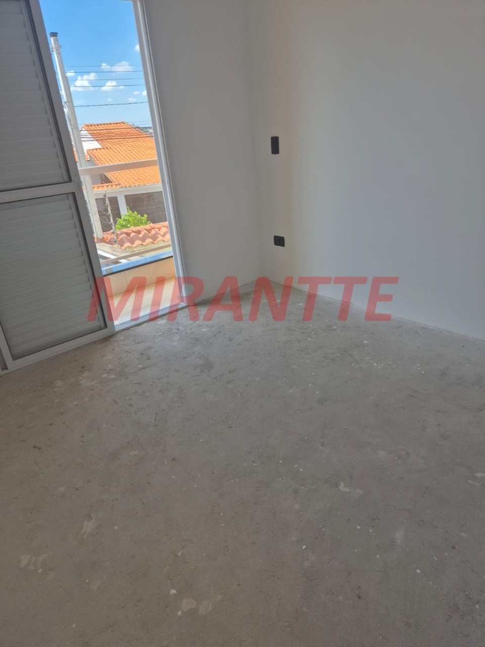 Sobrado de 134.37m² com 3 quartos em Vila Nivi