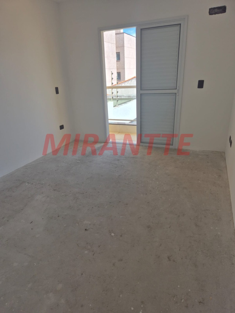 Sobrado de 134.37m² com 3 quartos em Vila Nivi