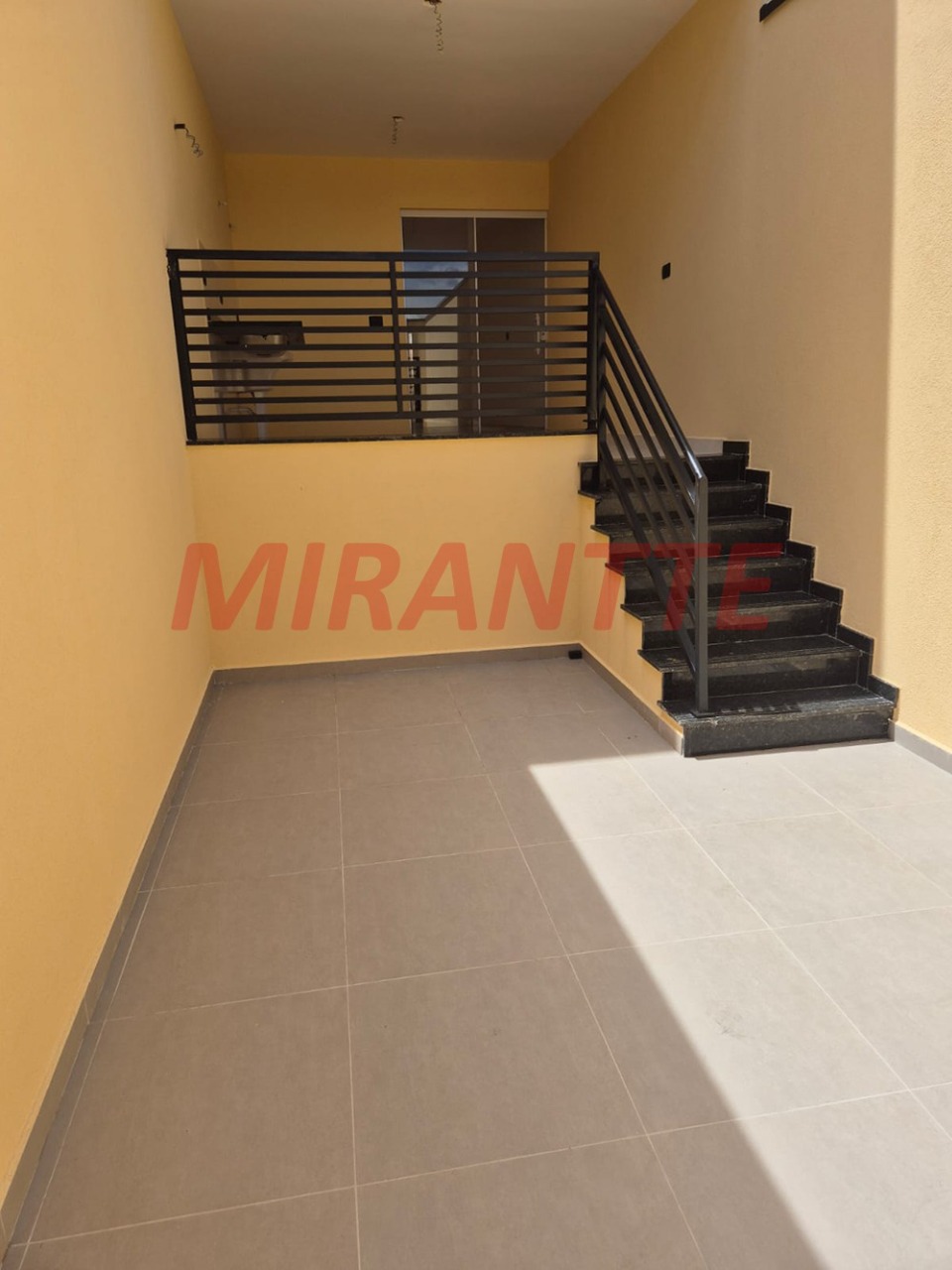 Sobrado de 145.3m² com 3 quartos em Vila Nivi
