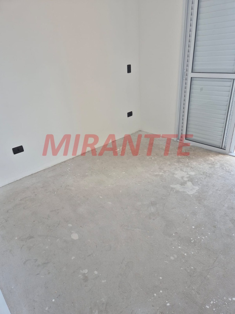 Sobrado de 145.3m² com 3 quartos em Vila Nivi