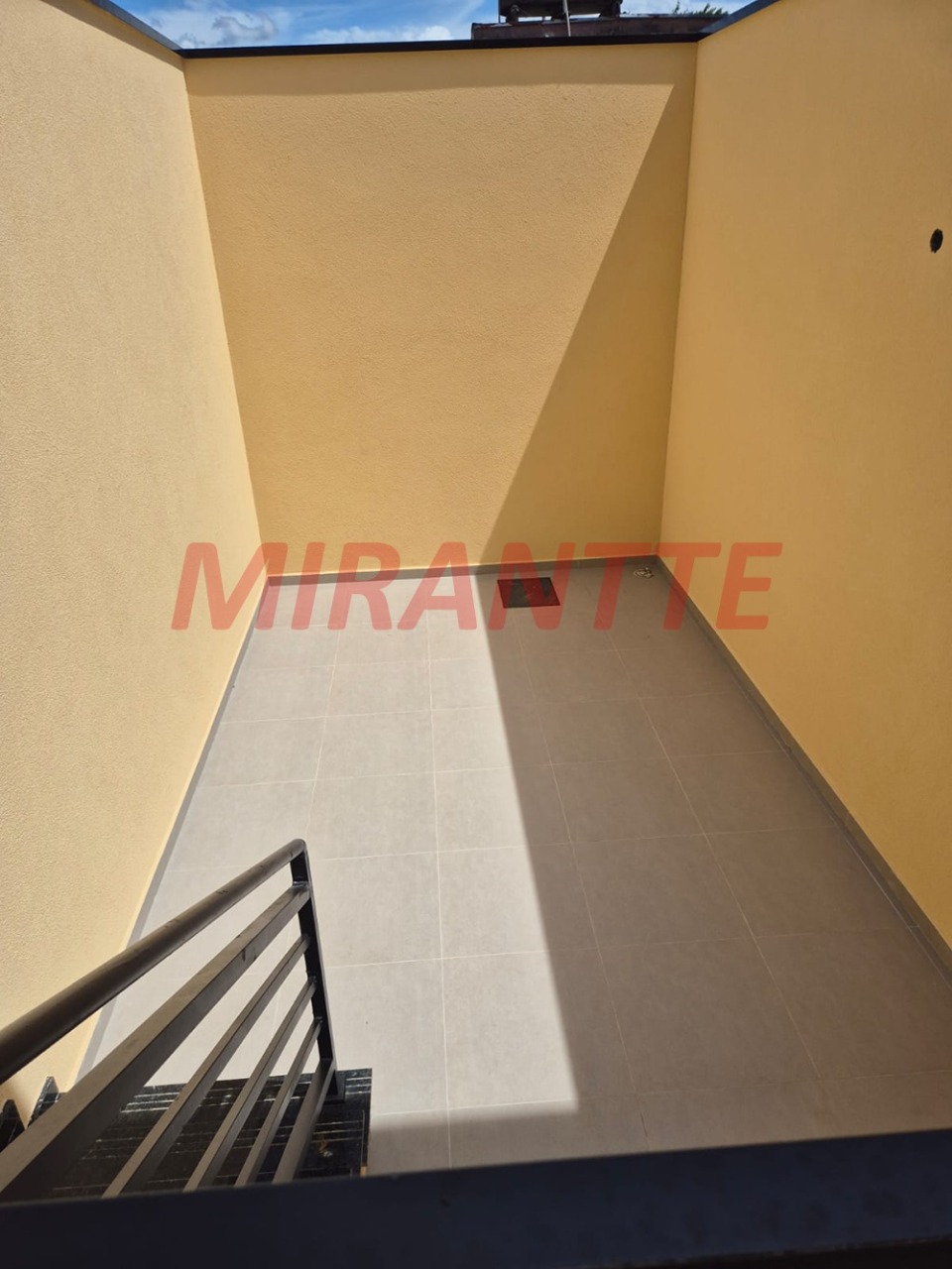 Sobrado de 145.3m² com 3 quartos em Vila Nivi
