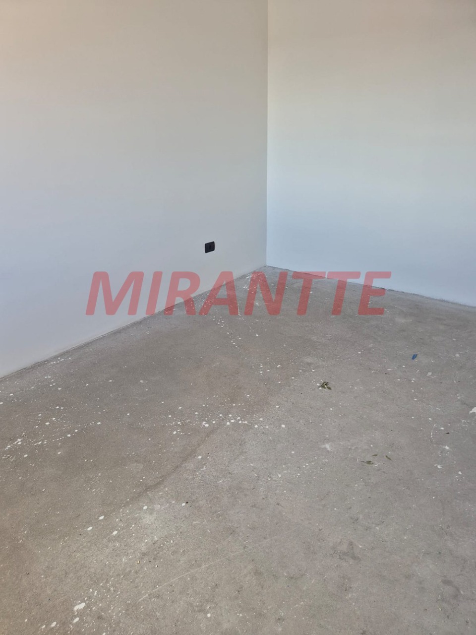 Sobrado de 145.3m² com 3 quartos em Vila Nivi