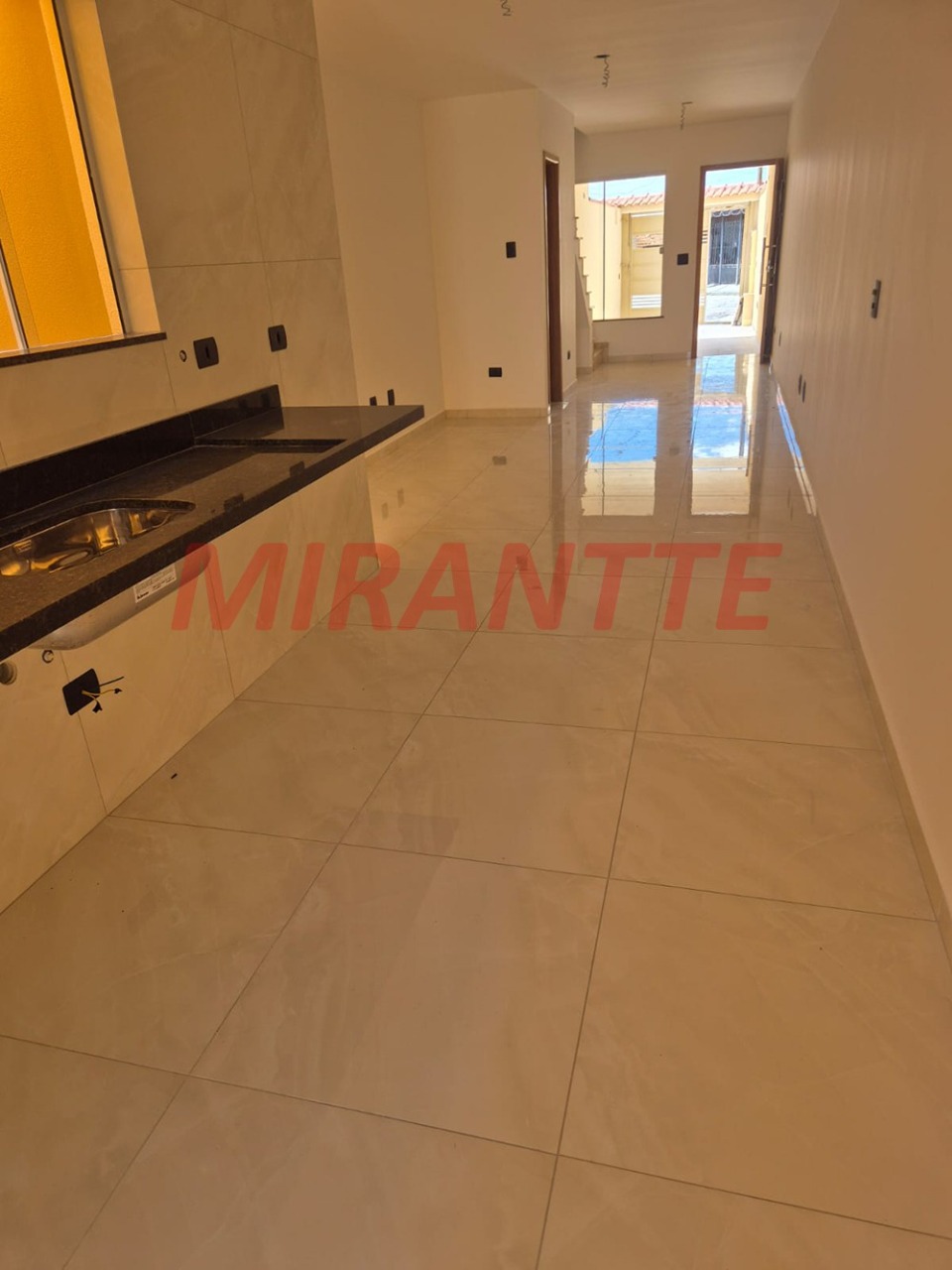 Sobrado de 145.3m² com 3 quartos em Vila Nivi