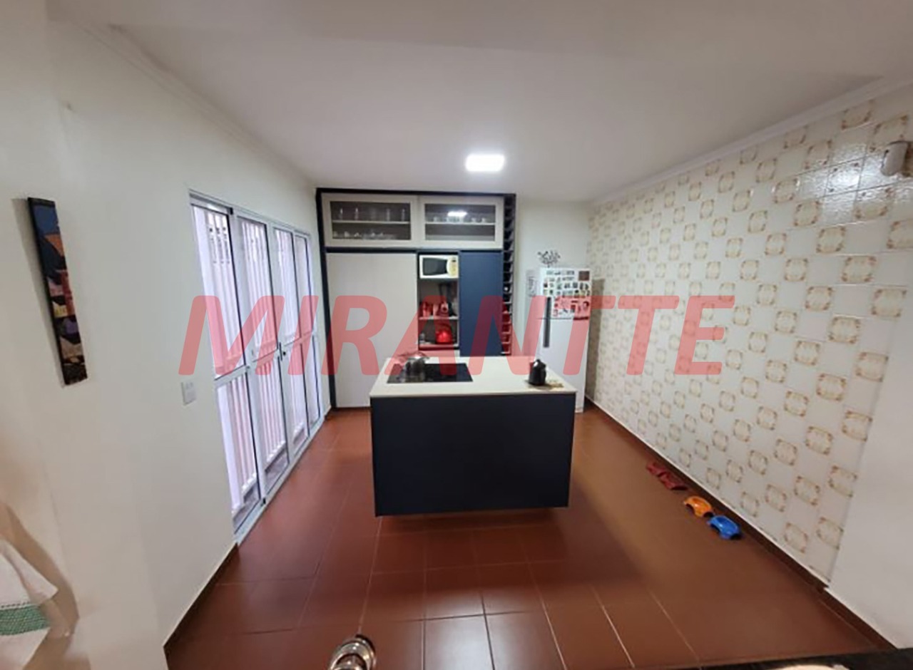 Sobrado de 172m² com 3 quartos em Santa Teresinha