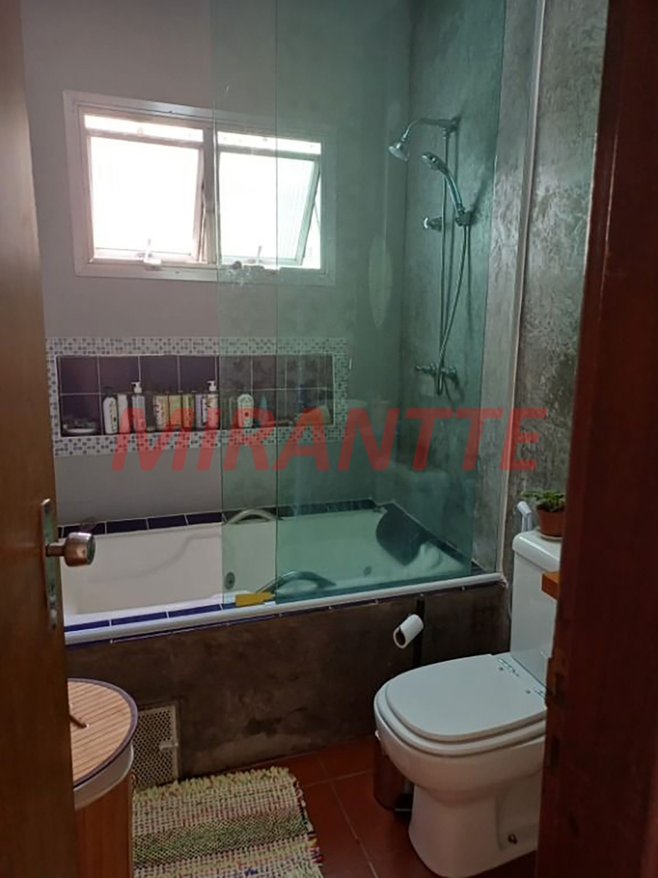 Sobrado de 172m² com 3 quartos em Santa Teresinha