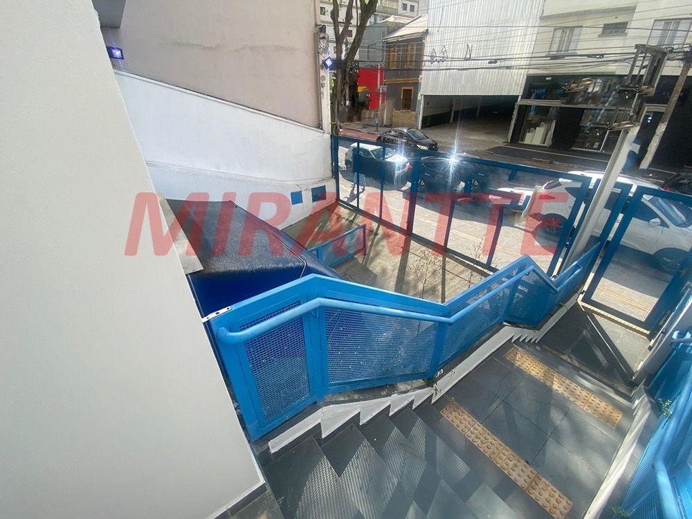 Comercial de 800m² em Santana