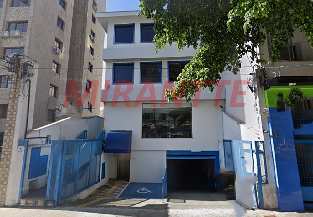 Comercial de 800m² em Santana