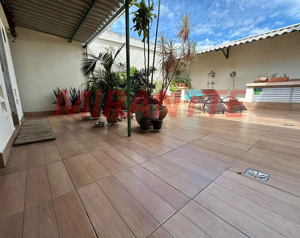Comercial de 705m² em Casa Verde
