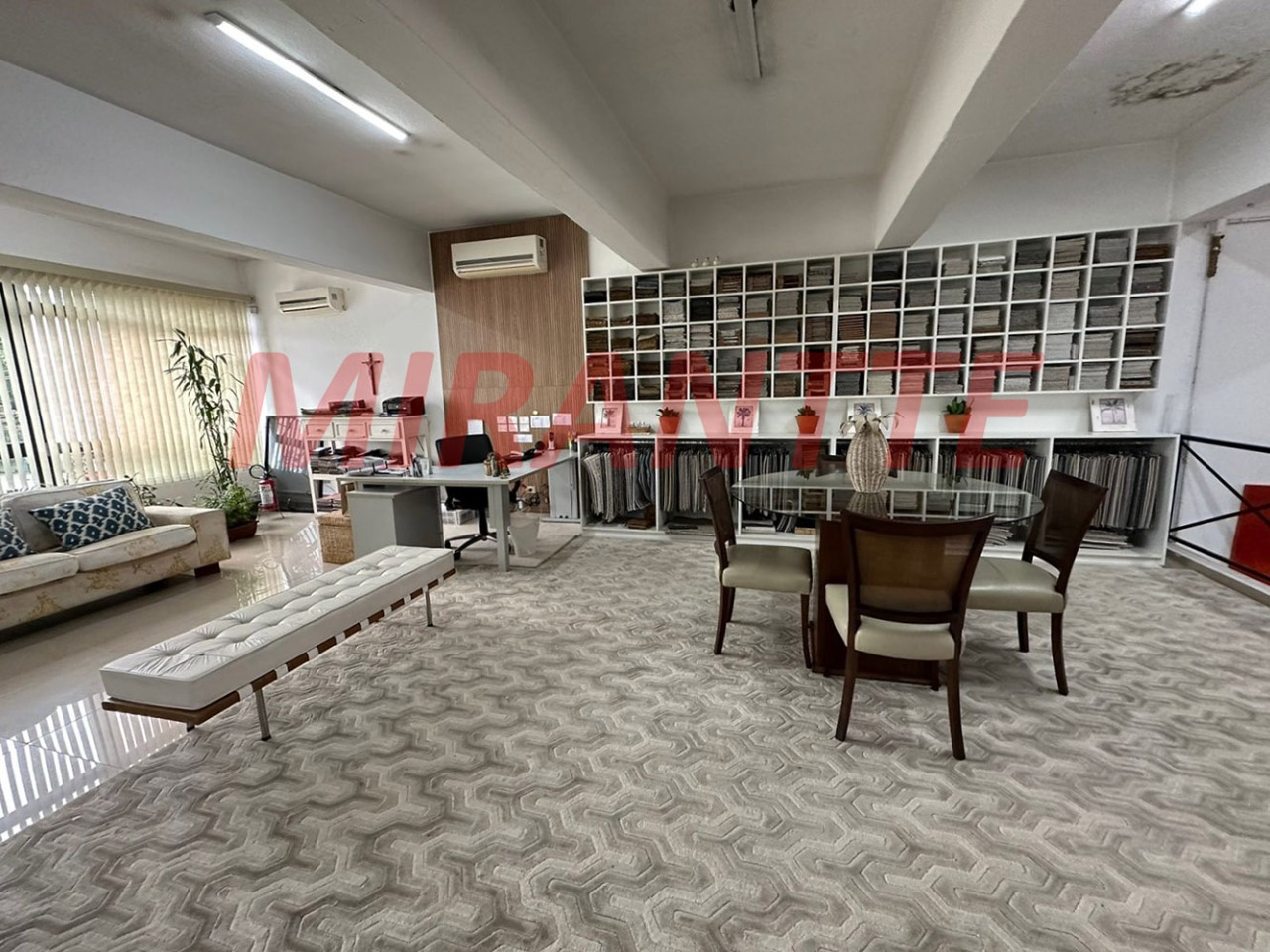 Comercial de 705m² em Casa Verde