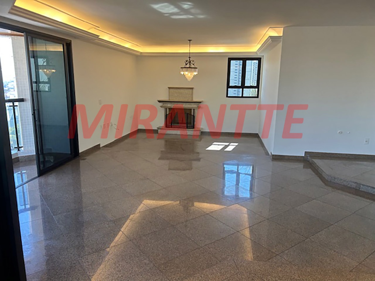 Apartamento de 237m² com 4 quartos em Santana