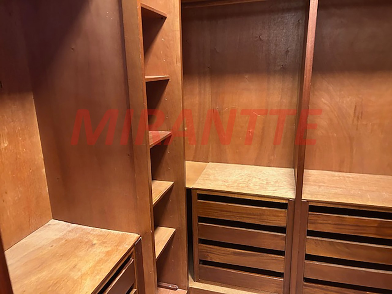 Apartamento de 237m² com 4 quartos em Santana