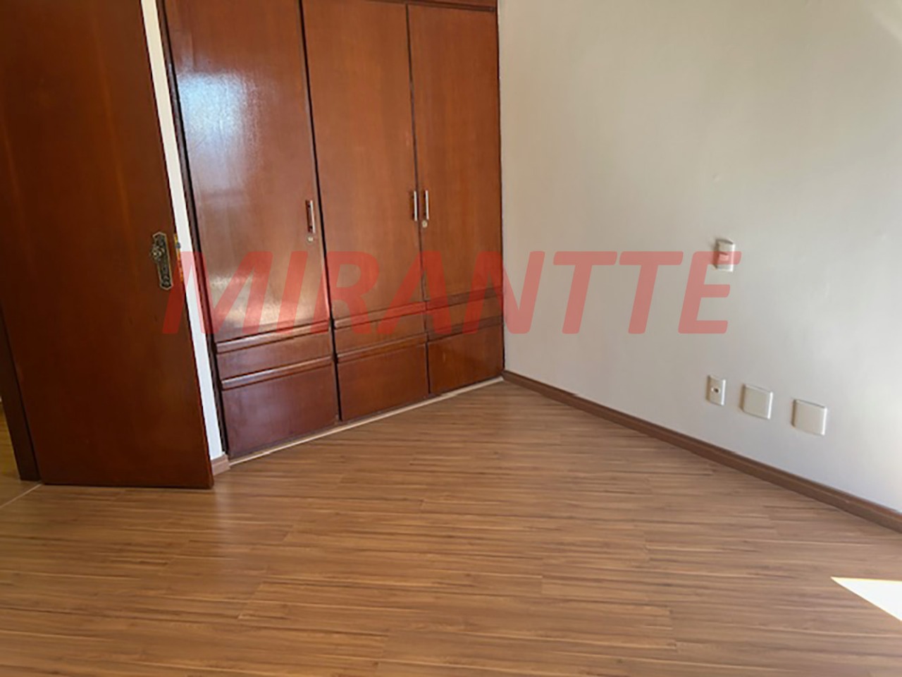 Apartamento de 237m² com 4 quartos em Santana