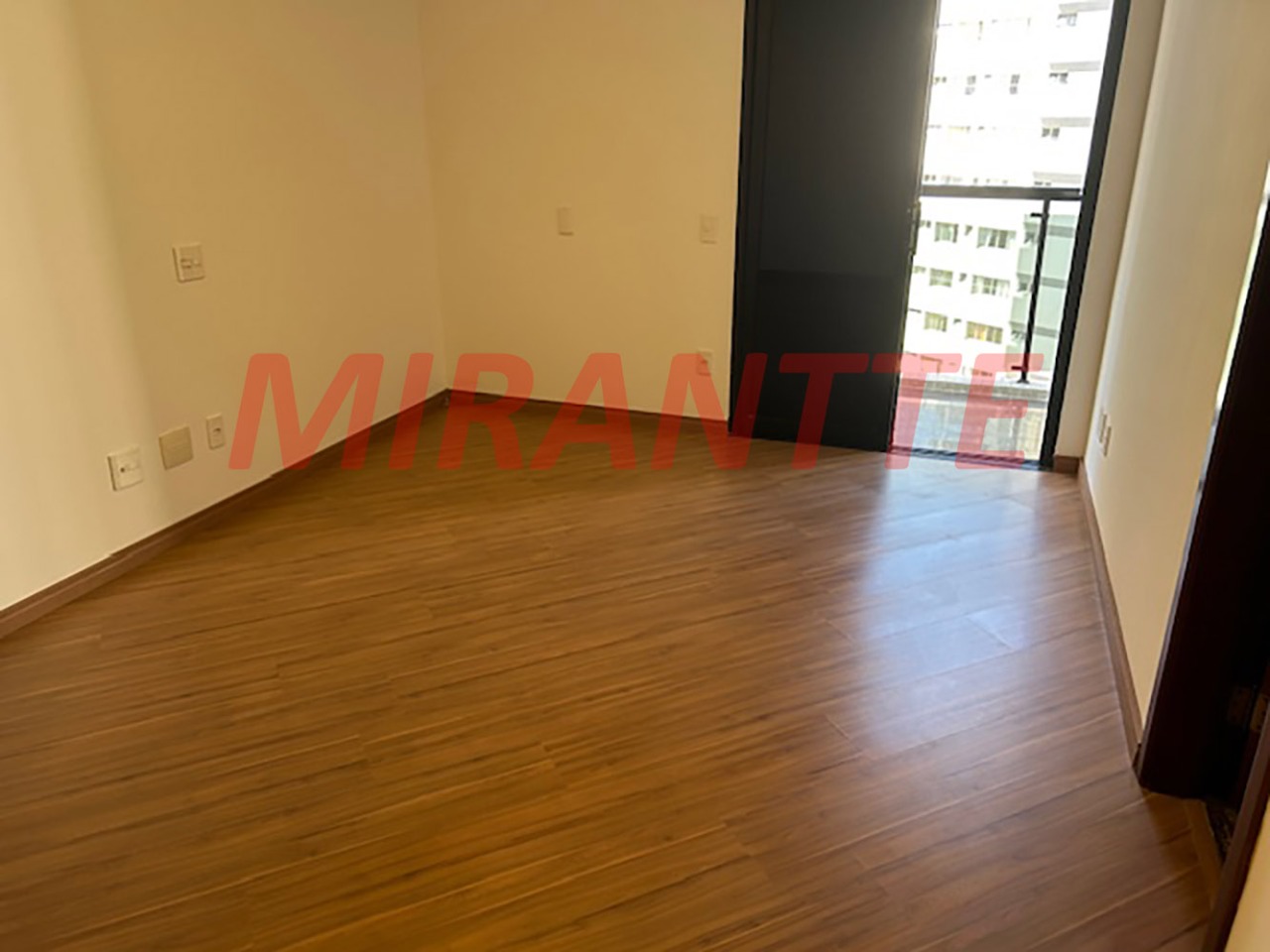 Apartamento de 237m² com 4 quartos em Santana
