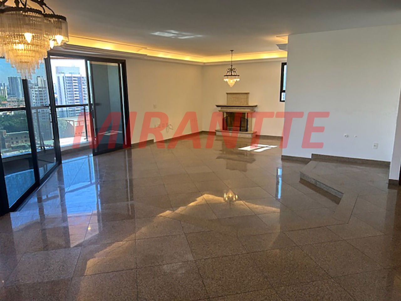 Apartamento de 237m² com 4 quartos em Santana