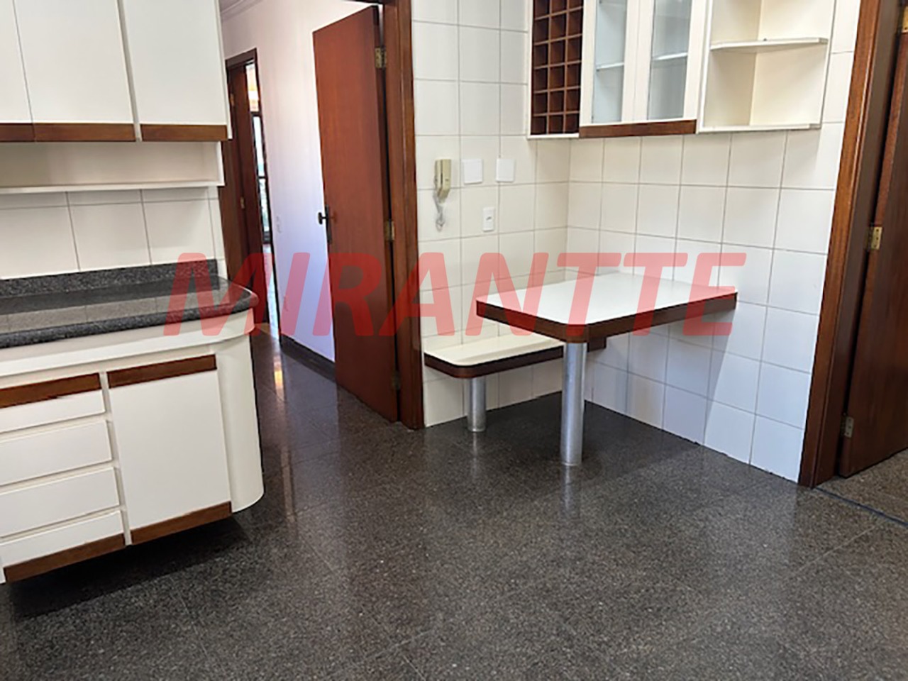 Apartamento de 237m² com 4 quartos em Santana