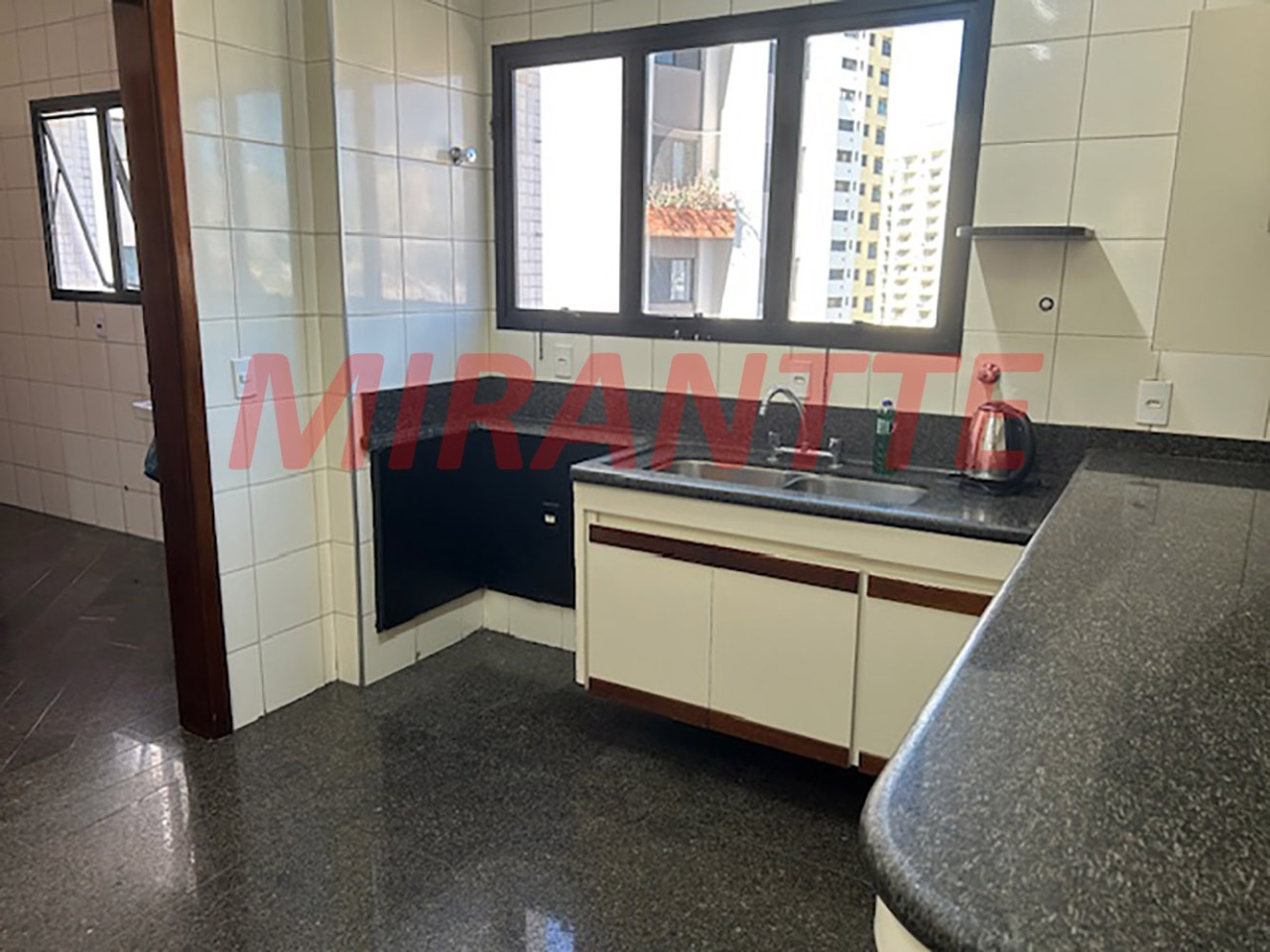 Apartamento de 237m² com 4 quartos em Santana