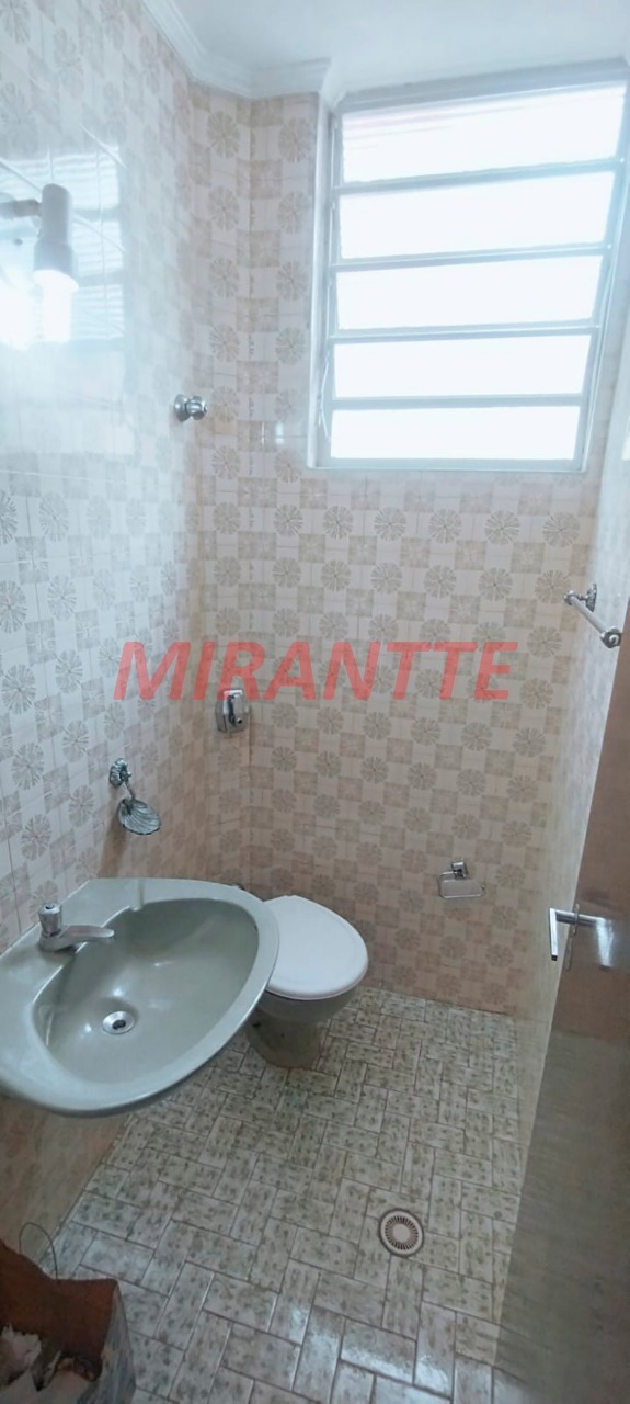 Sobrado de 221m² com 3 quartos em Santana