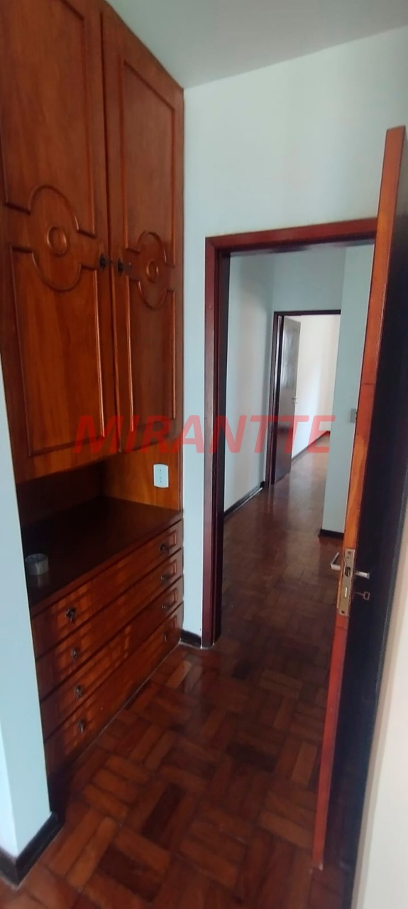 Sobrado de 221m² com 3 quartos em Santana