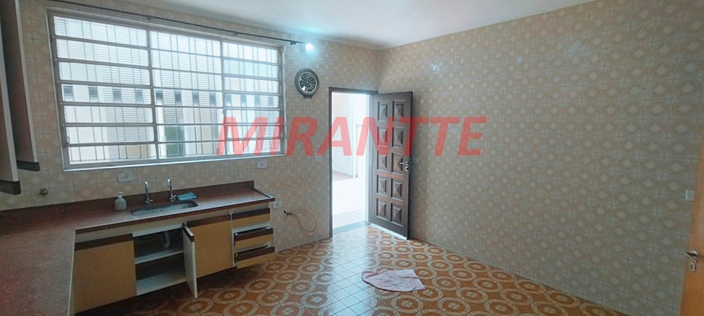 Sobrado de 221m² com 3 quartos em Santana
