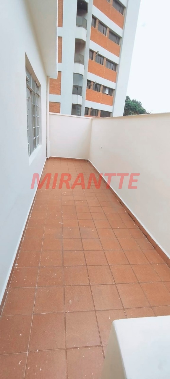 Sobrado de 221m² com 3 quartos em Santana