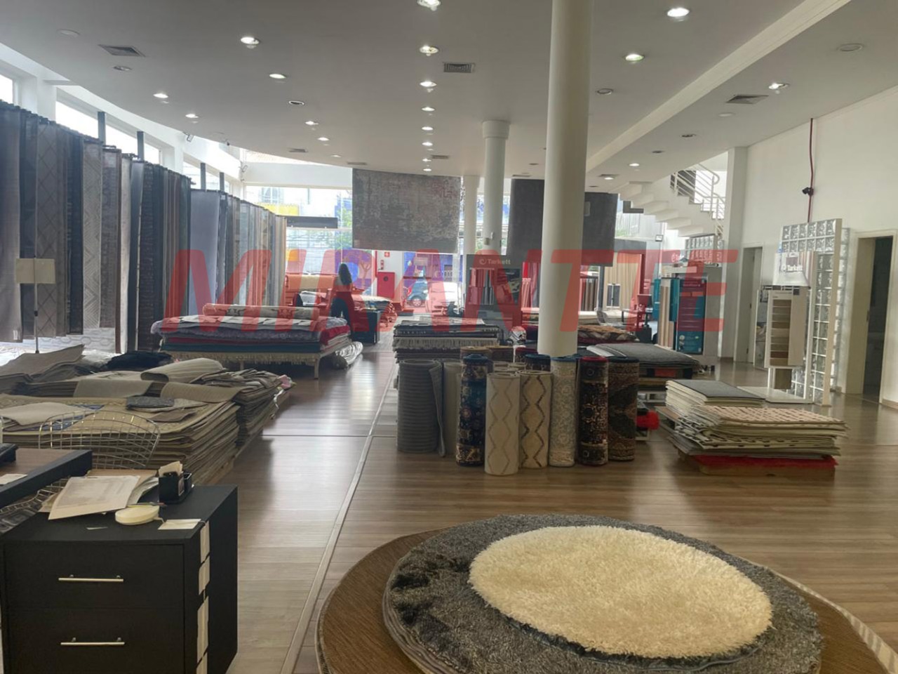 Comercial de 710m² em Santana